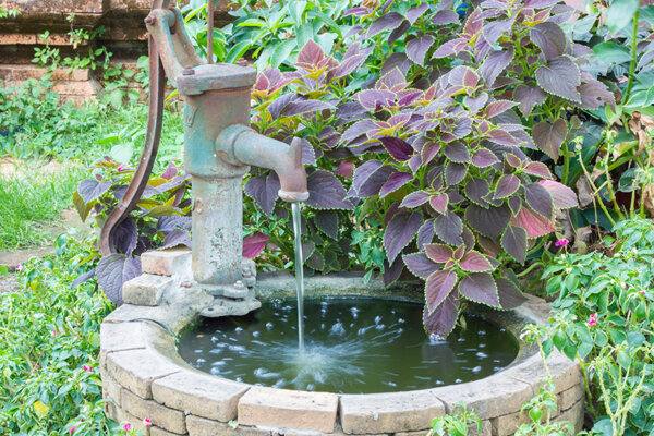 Brunnen im Garten