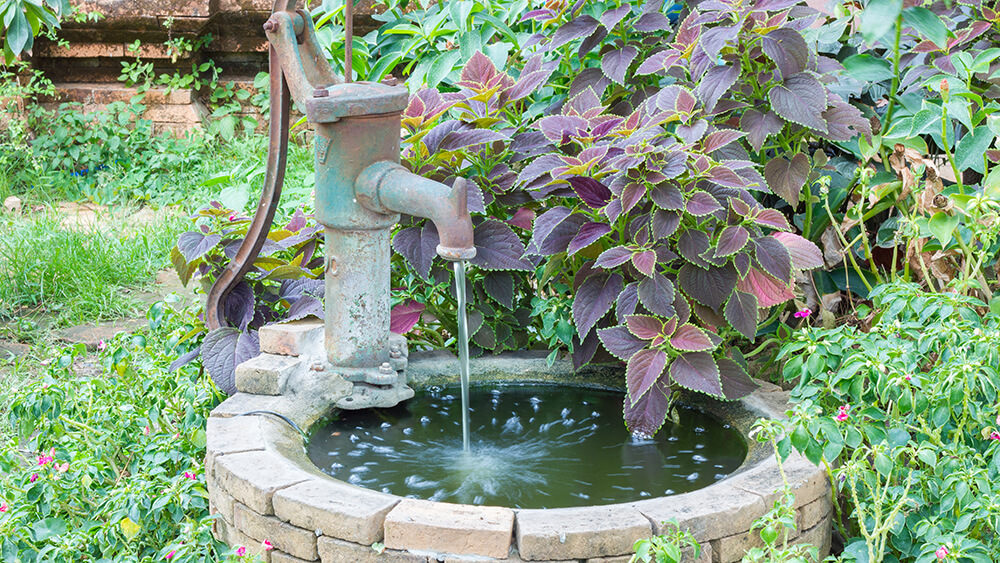 Brunnen im Garten