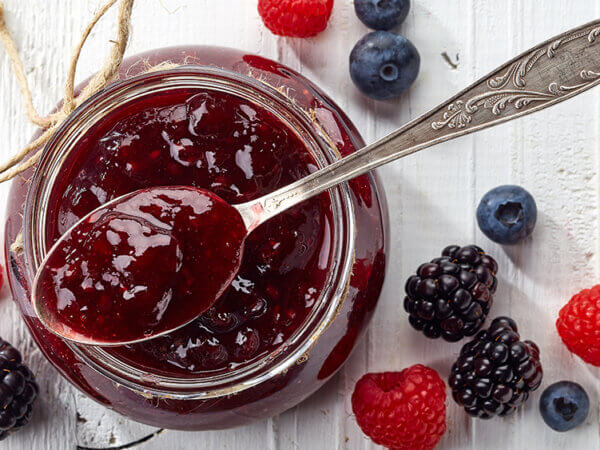 Marmelade aus Beeren kochen – fruchtiger Aufstrich wie von Oma